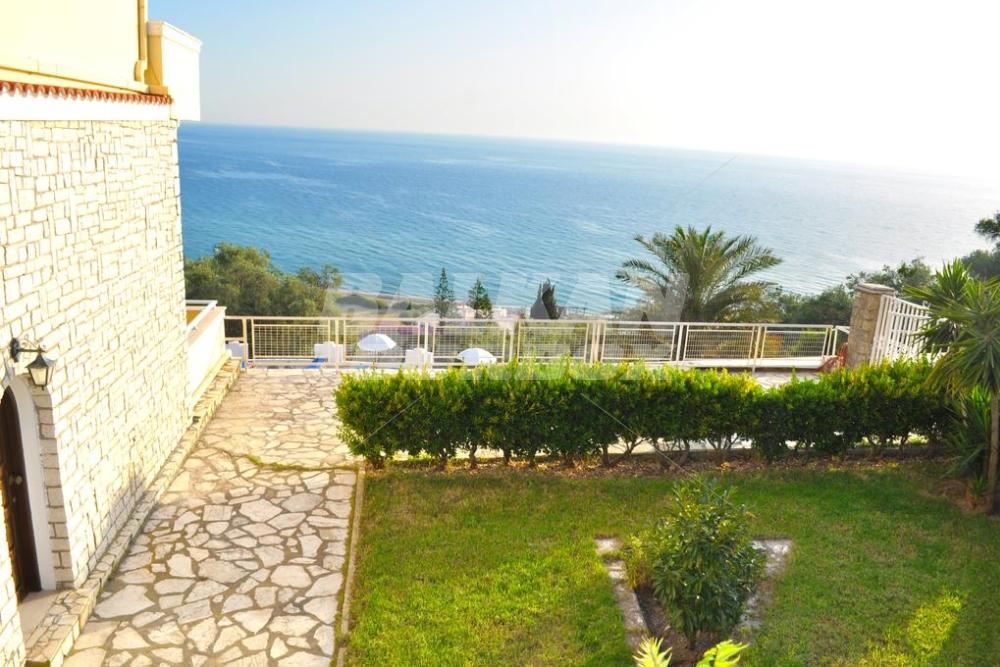 holiday in Studio apartments Maria with pool in Agios Gordios Beach