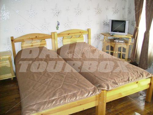 holiday in Complex Ristanite