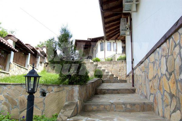 holiday in Complex Ristanite