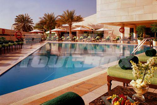 почивка в Sheraton Creek & Towers