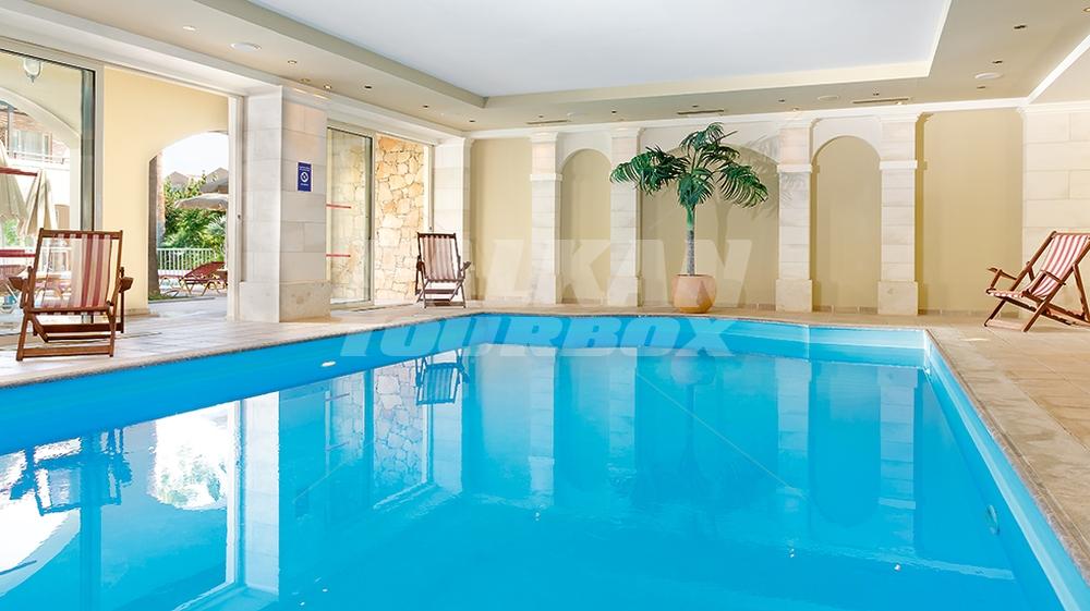 holiday in Grand Leoniki Residence by Grecotel