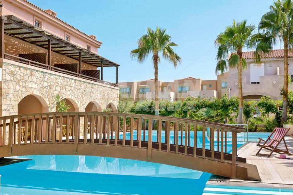 holiday in Grand Leoniki Residence by Grecotel