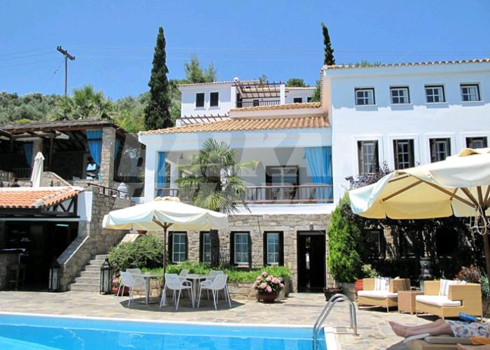 почивка в  Aegean Suites Hotel