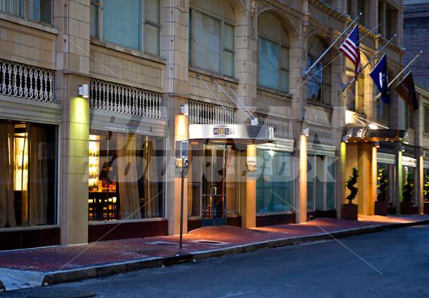 почивка в  Renaissance by Marriott New Orleans Pere Marquette