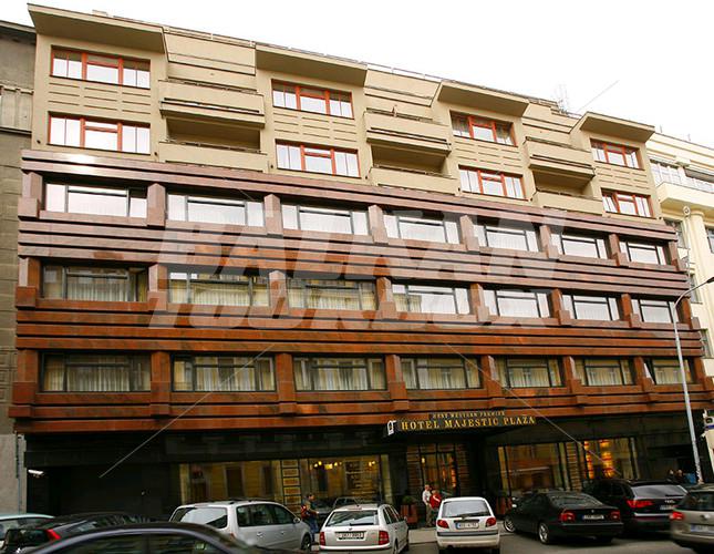 почивка в  Best Western Premier Majestic Plaza