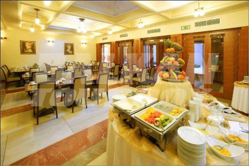почивка в Best Western Premier Majestic Plaza