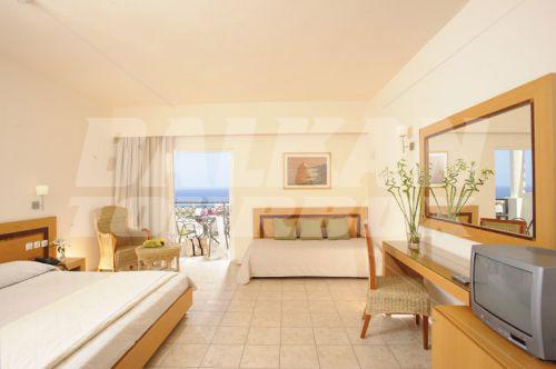 holiday in Grand Hotel Holiday Resort
