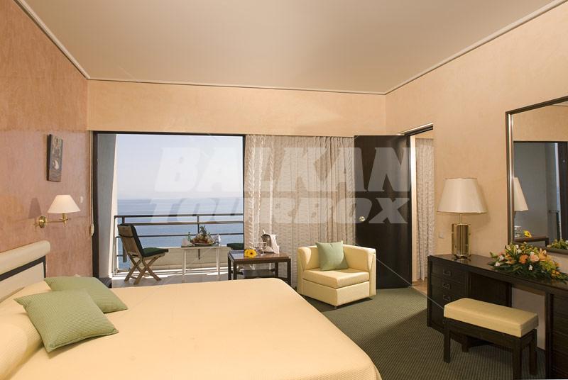 почивка в Corfu Holiday Palace