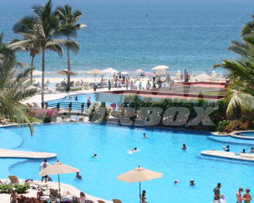 почивка в Hola Grand Faro Los Cabos