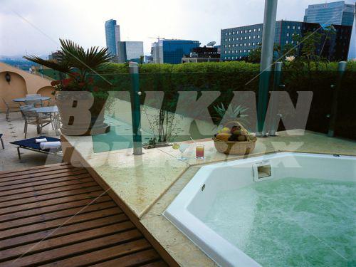 почивка в Eurostars Zona Rosa Suites