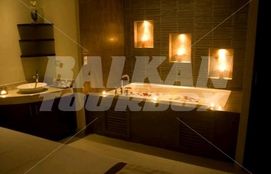holiday in Thunderbird Suites and Casino