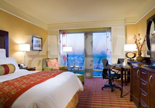 почивка в Renaissance by Marriott Montgomery & Spa at the Convention Center