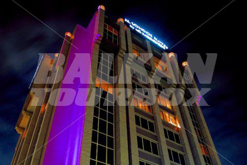 почивка в Al Sondos Suites by Le Meridien