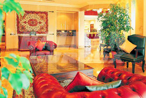 почивка в Al Sondos Suites by Le Meridien