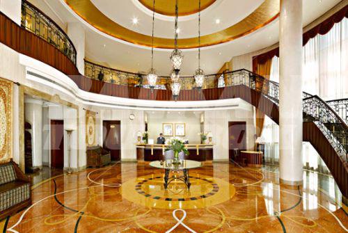 почивка в Al Sondos Suites by Le Meridien