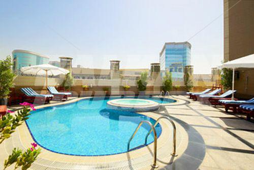 почивка в Al Sondos Suites by Le Meridien