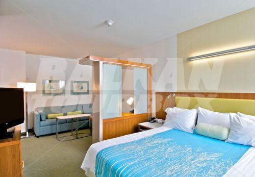 почивка в SpringHill Suites by Marriott Anchorage University Lake