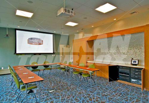 почивка в SpringHill Suites by Marriott Anchorage University Lake