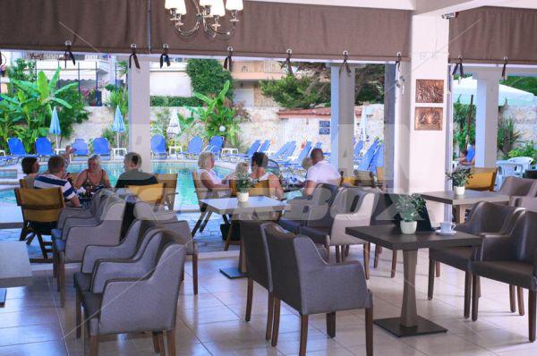 почивка в Sarantis Hotel