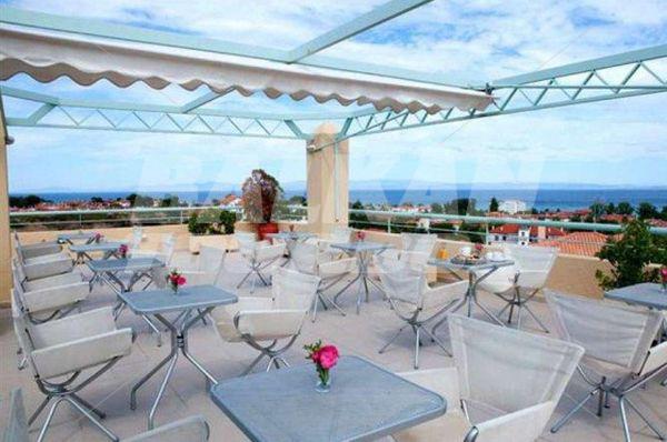 почивка в Sarantis Hotel