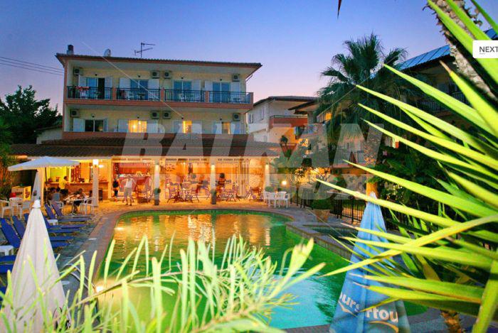почивка в  Sarantis Hotel