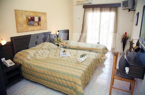 почивка в Sarantis Hotel