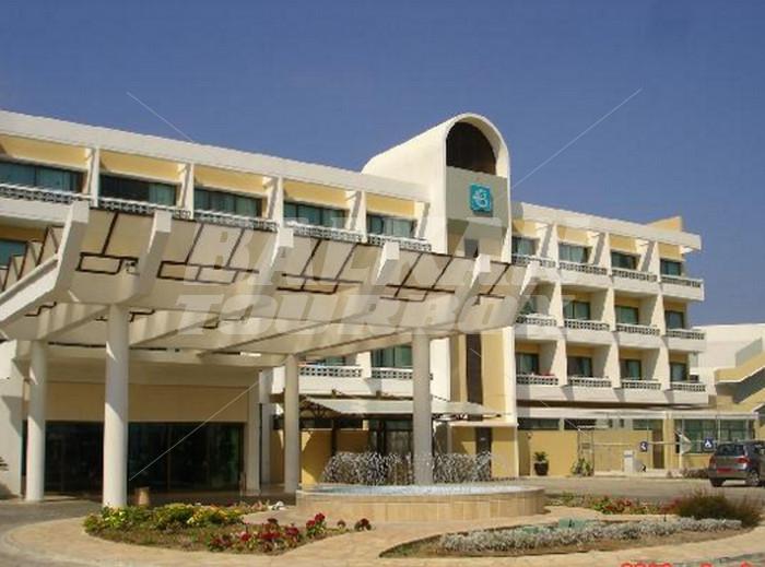 holiday in Pioneer Beach Hotel