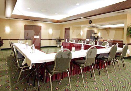 почивка в Courtyard by Marriott Columbus Airport
