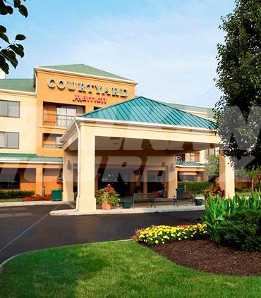 почивка в  Courtyard by Marriott Columbus Airport
