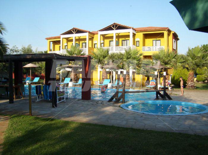 holiday in Despotiko Apartment Hotel and Suites