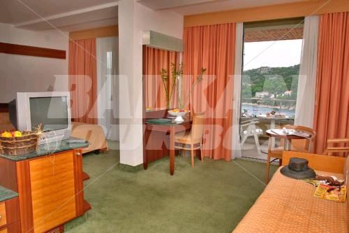 holiday in Uvala