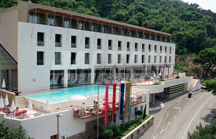 holiday in Uvala