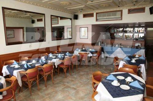 holiday in Syrou Melathron