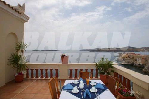 holiday in Syrou Melathron