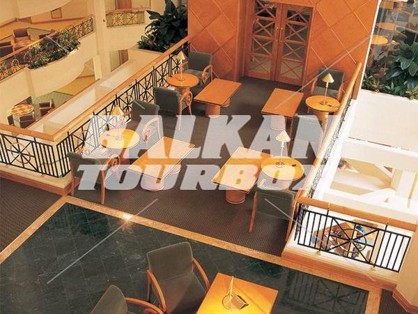 почивка в Al Bustan Rotana