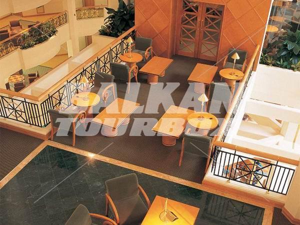 почивка в Al Bustan Rotana