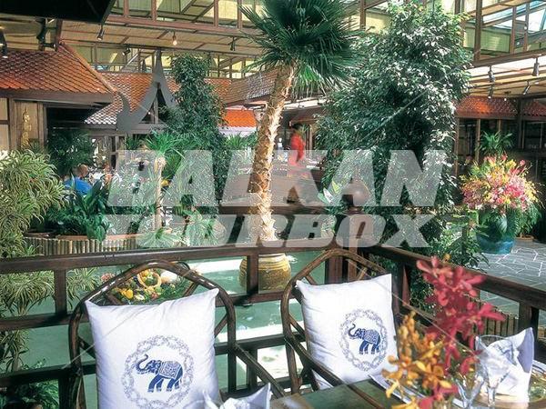 почивка в Al Bustan Rotana