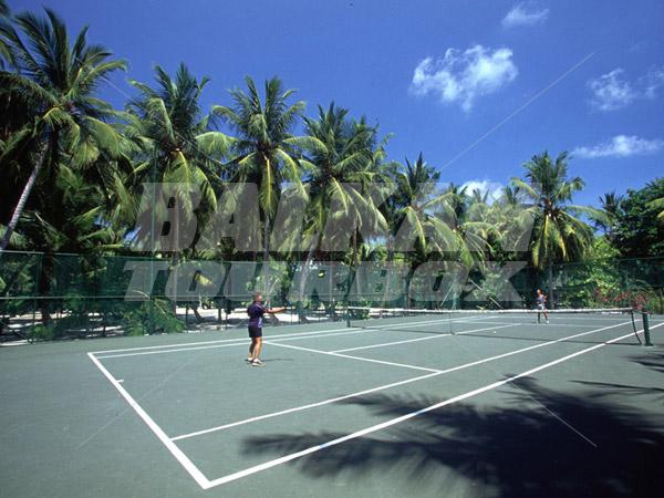 почивка в Holiday Island Resort