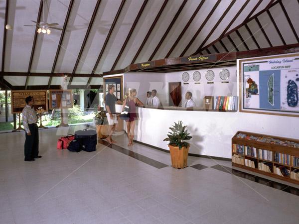 почивка в Holiday Island Resort