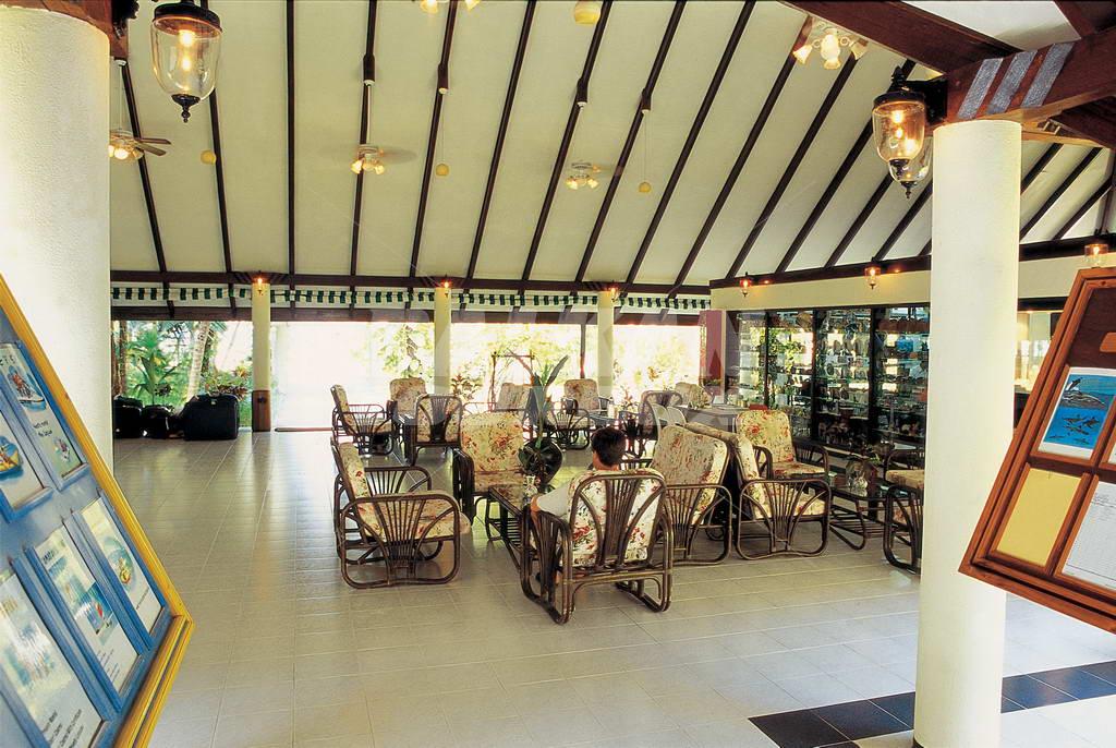 почивка в Holiday Island Resort