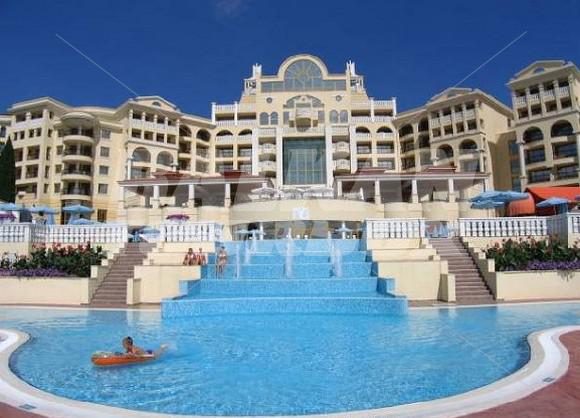 holiday in Marina Royal Palace