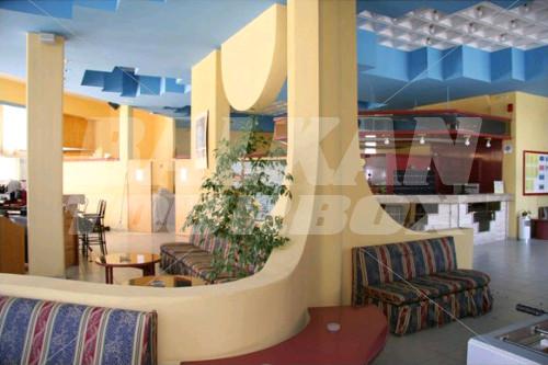 holiday in Happy Days Hotel