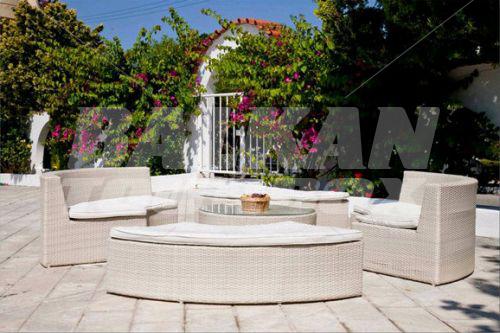 holiday in Happy Days Hotel