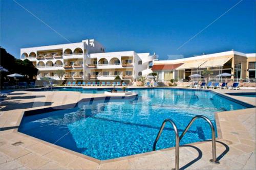 holiday in Happy Days Hotel