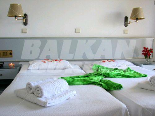 holiday in Happy Days Hotel