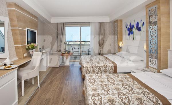 почивка в Crystal Sunset Luxury Resort & Spa