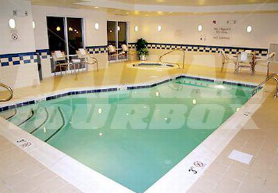 почивка в Fairfield Inn & Suites by Marriott Richmond Northwest