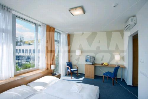 holiday in Akcent Prague