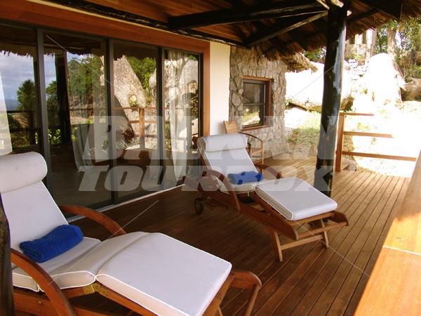 holiday in Chateau des Feuilles