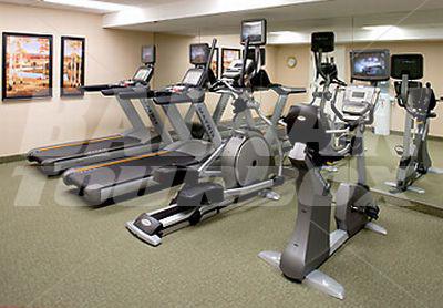 почивка в Residence Inn by Marriott Kansas City Country Club Plaza
